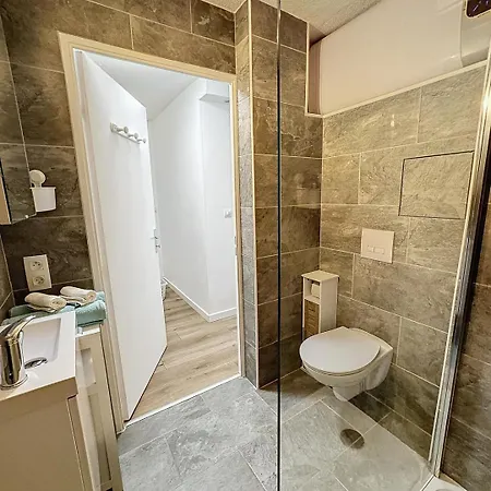 Studio Proche Mer - Climatise - Place De Parking Appartement