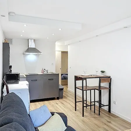Studio Proche Mer - Climatise - Place De Parking *